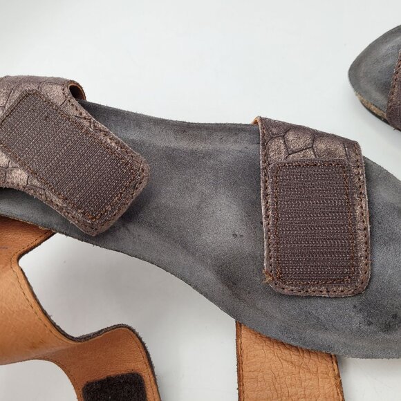 Taos Carousel 2 Women's Sz 6 to 6.5 EU 37 Deep Bronze Wedge Sandals 2 Strap - Picture 10 of 15